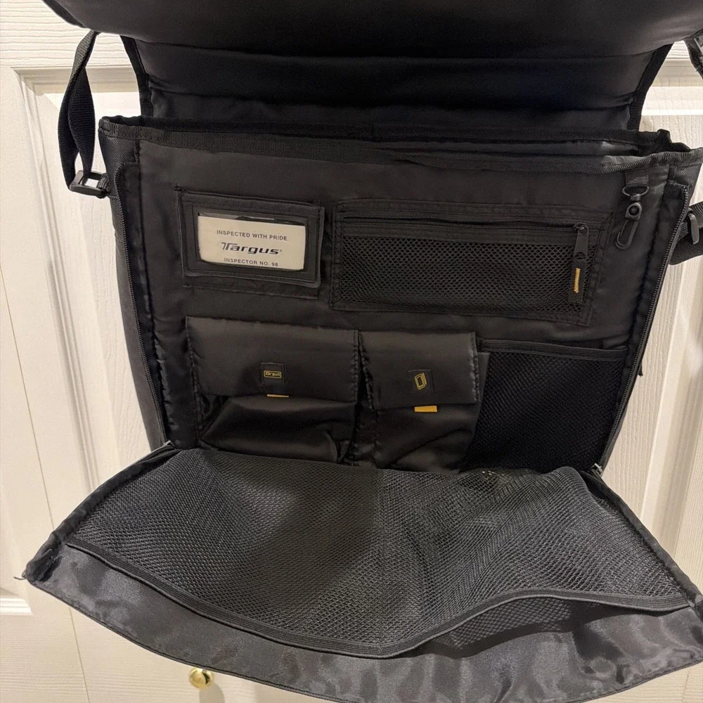 Targus Citygear Laptop Bag Cross Body Nylon 16x12x3 Black Travel School Business